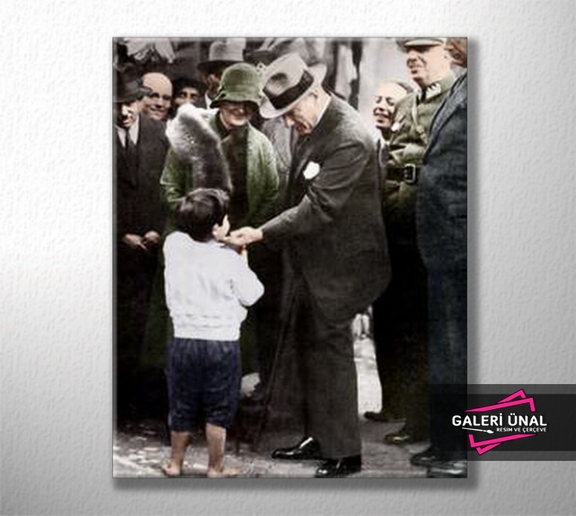 Atatürk ve Çocuk Sevgisi