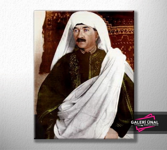 Atatürk Trablusgarp'ta Yerel Kıyafetlerle