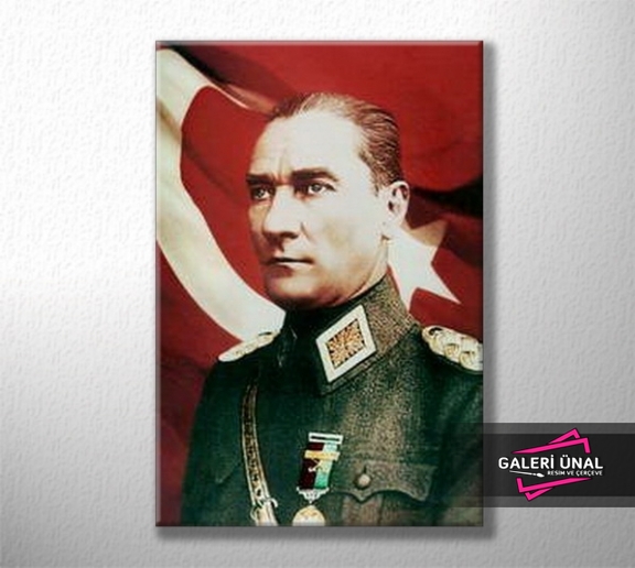 Bayraklı Üniformalı Atatürk Portre