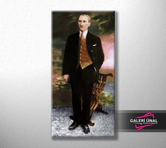 Atatürk Takım Elbiseli Poster