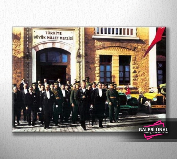 Atatürk ve Vekiller TBMM'den Çıkarken