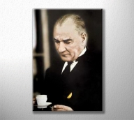 Kahve İçen Atatürk