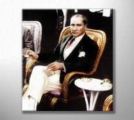 Kahve İçen Atatürk